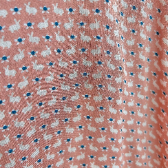 XS/S Sleeveless Peach Rabbit Motif Shirt - Picture 4 of 6
